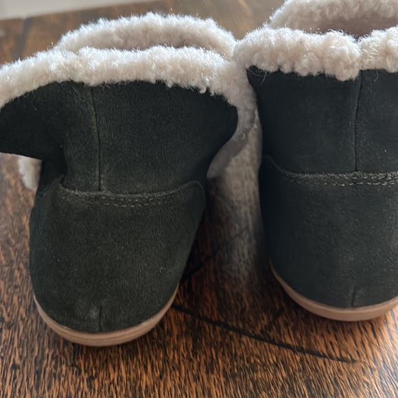 Blondo suede moccasin slip ons NWOT - Picture 2 of 4